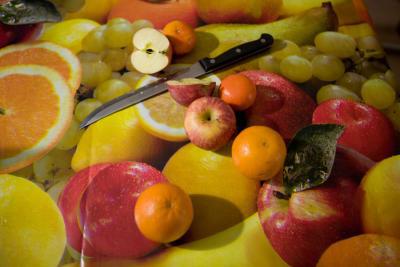 Still life with fruit & tablecloth Still life with fruit & tablecloth