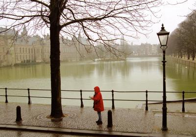 Het rode meisje hofvijver Den Haag Het rode meisje hofvijver Den Haag